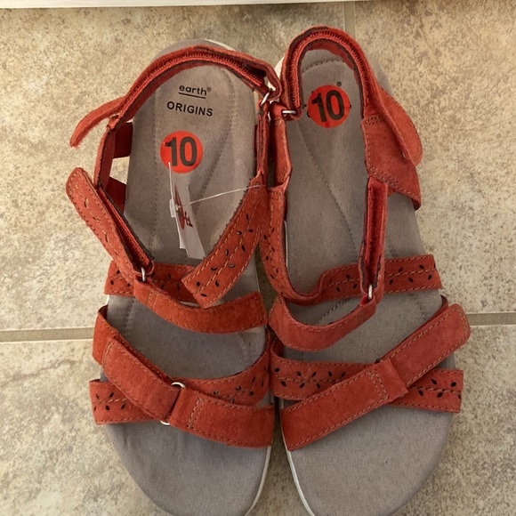 ⭐️NWT Velcro Sandals!!⭐️ - Picture 2 of 11